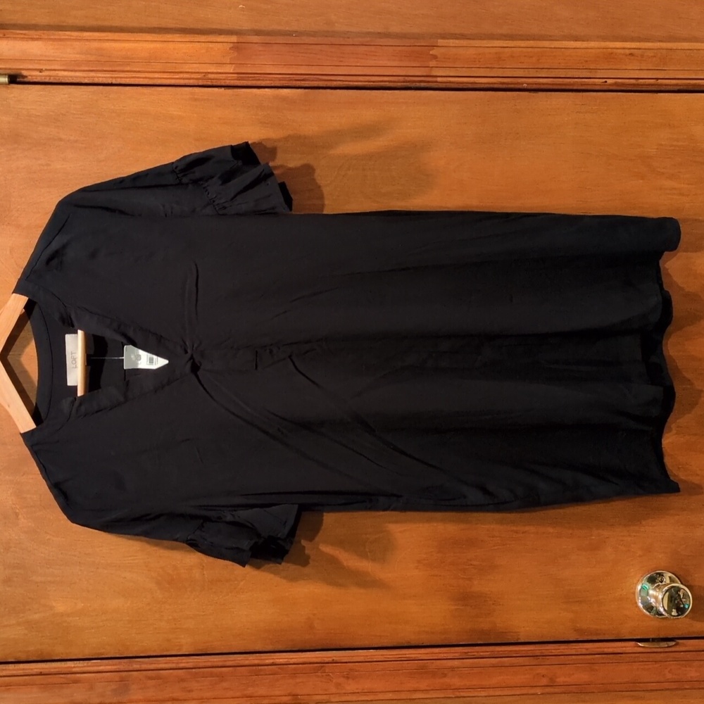 LOFT Flutter Sleeve Shift Dress in Black Size S